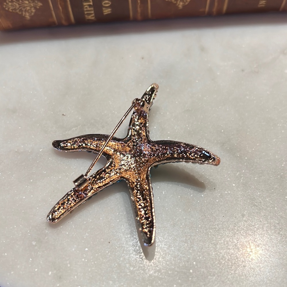3/$20 Cute Sparkly Starfish Pin Brooch Gold-tone - Picture 4 of 5